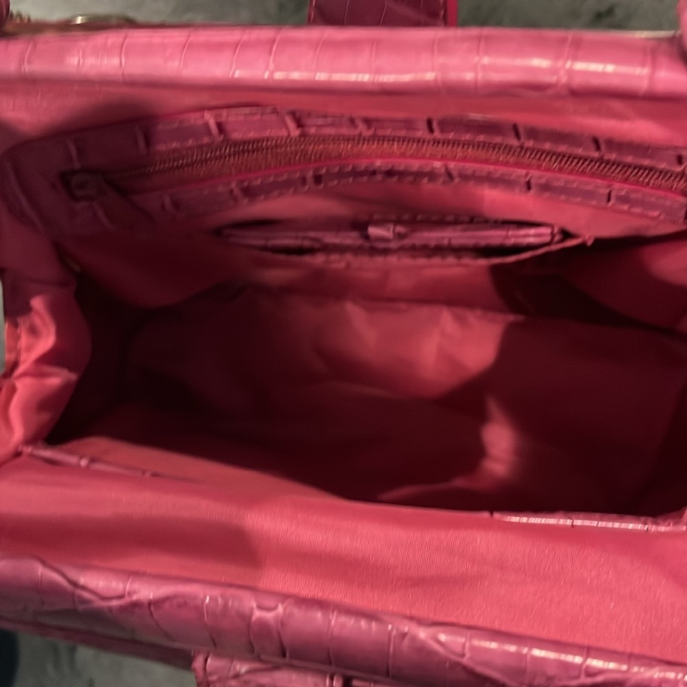 Magenta crocodile purse (faux) - Picture 9 of 10